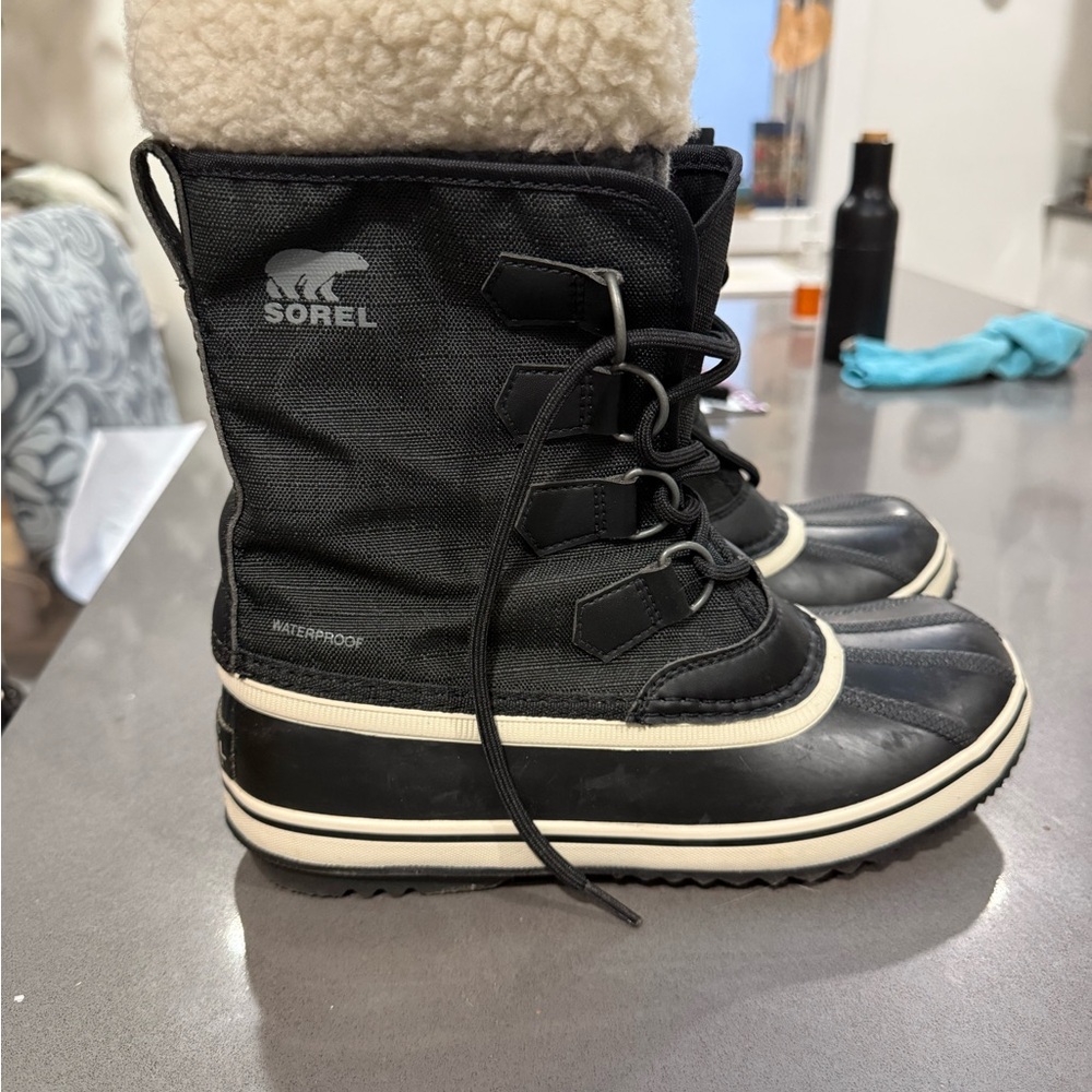 Sorel Black and Cream Insulated Boots